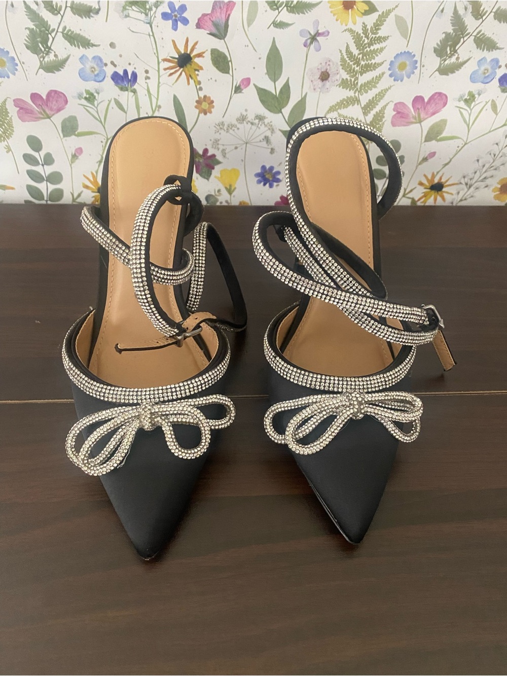 Express WMN’s Elegant Black Rhinestone Bow Pointed-Toe Heels Size 8